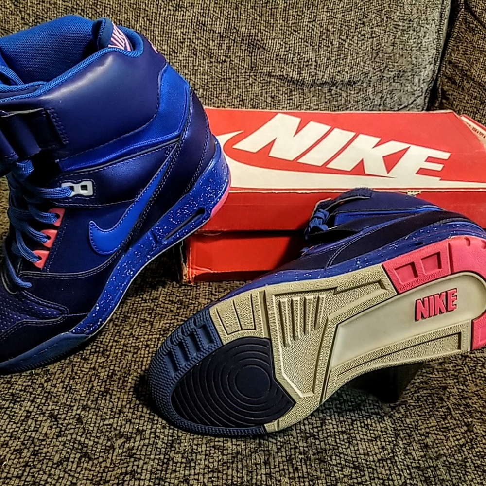 Nike Air Revolution Sky High size 8